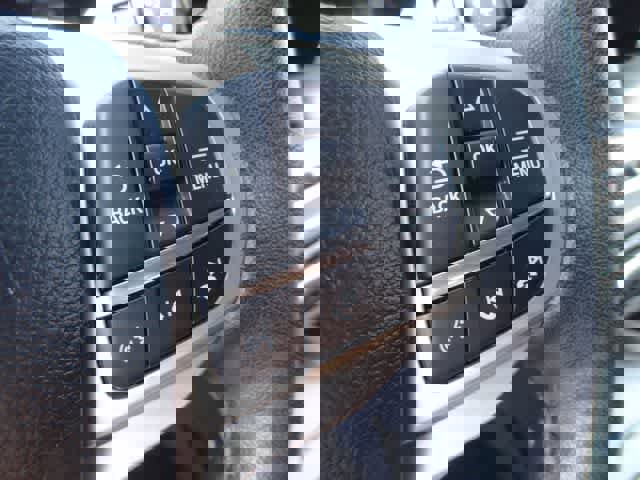 Used 2024 Ford Explorer XLT w/ Equipment Group 202A image 10