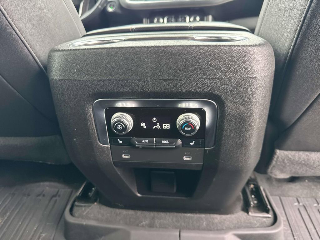 Used 2022 GMC Yukon AT4 AWD/4WD image 15