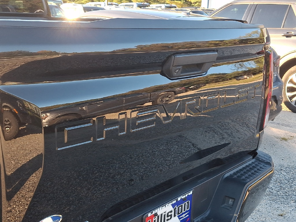 Used 2023 Chevrolet Colorado W/T w/ LPO, Pro Essentials Package AWD/4WD image 10