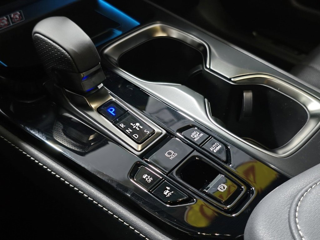 Used 2025 Lexus NX 450h+ F Sport image 24