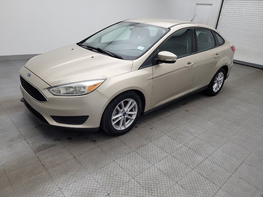 Used 2017 Ford Focus SE image 2