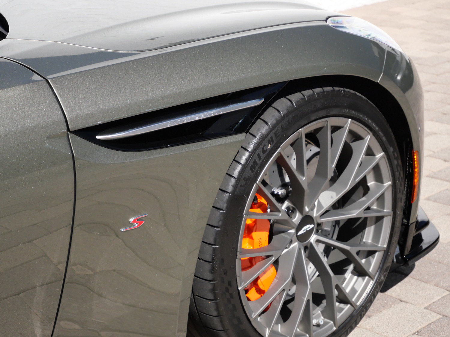 New 2026 Aston Martin DB12 Convertible RWD image 9