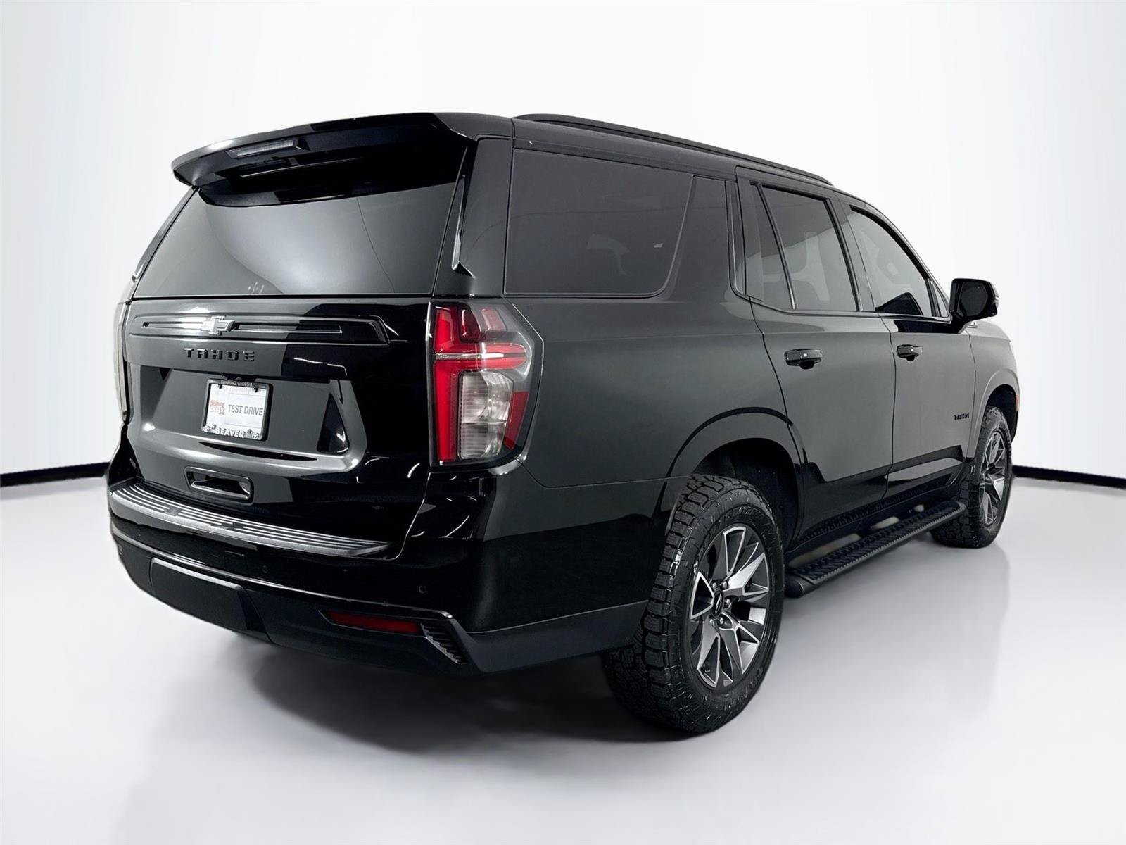 Used 2024 Chevrolet Tahoe Z71 w/ Luxury Package AWD/4WD image 2