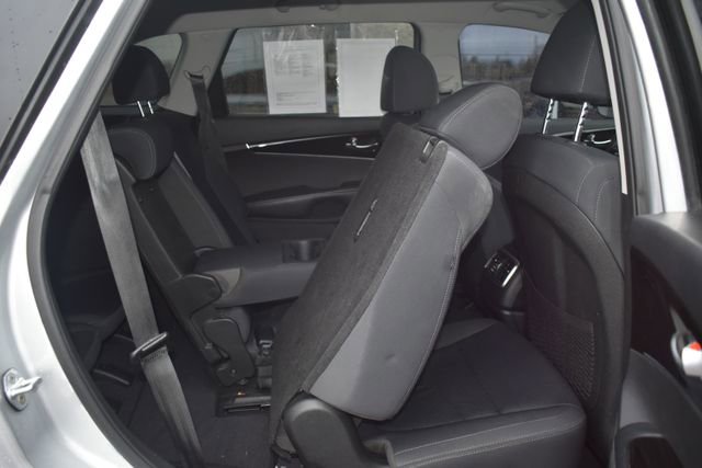 Used 2019 Kia Sorento LX image 37