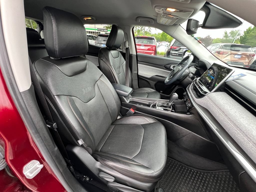 Used 2022 Jeep Compass Latitude AWD/4WD image 28