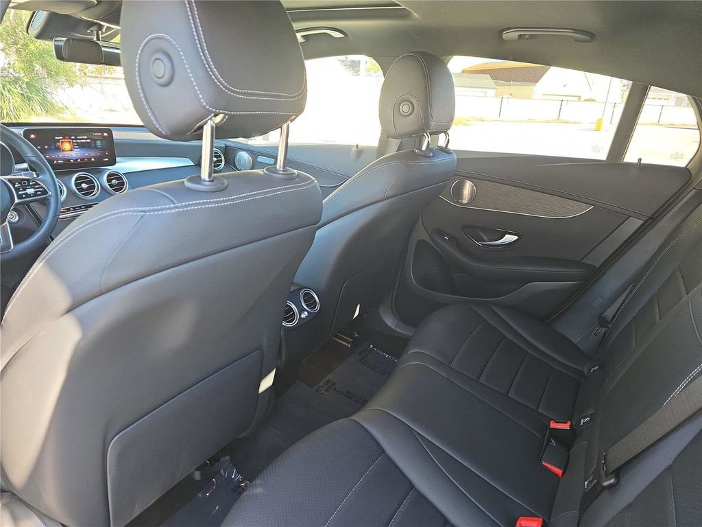 Used 2023 Mercedes-Benz GLC 300 4MATIC Coupe image 12