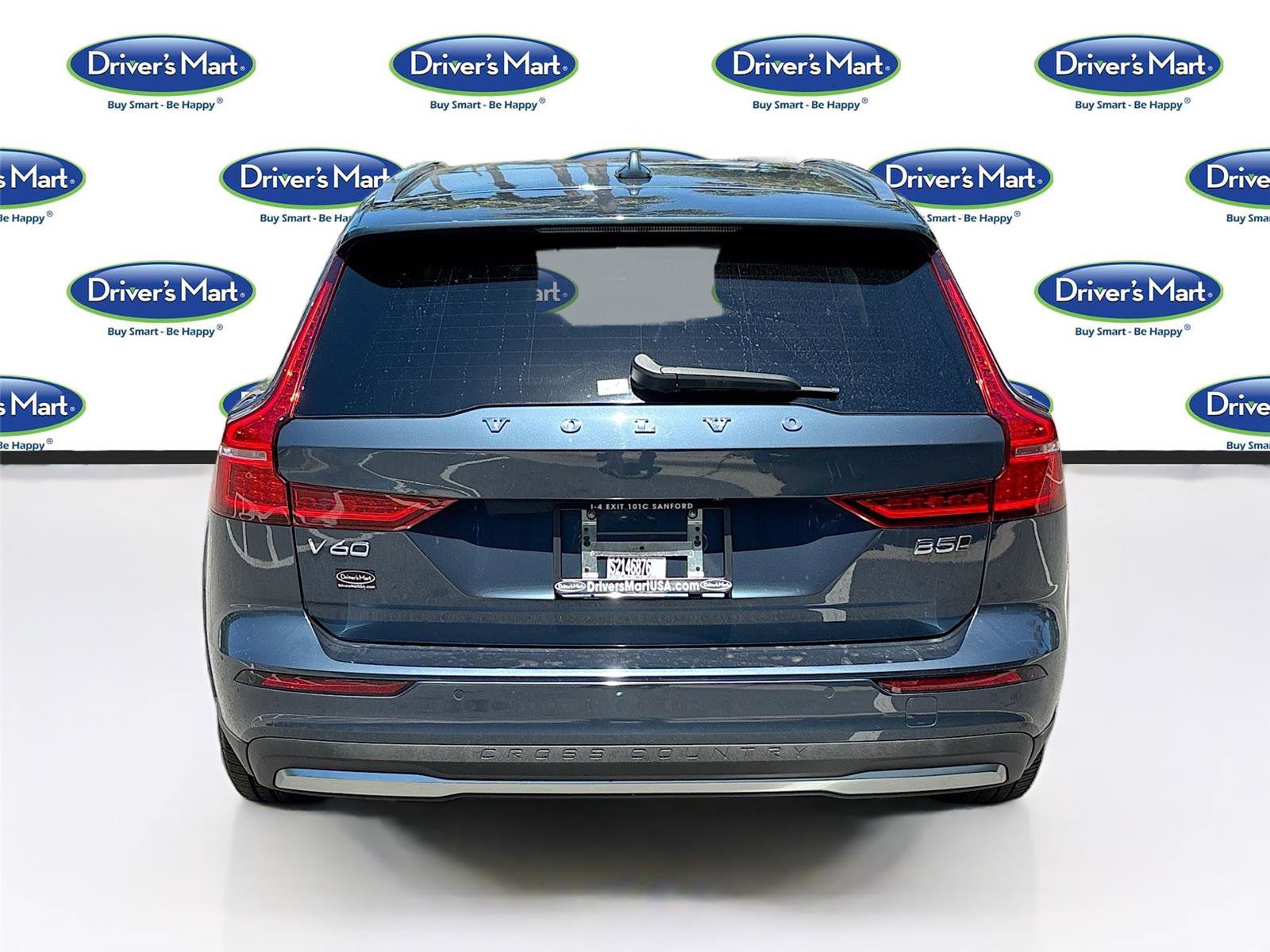 Used 2025 Volvo V60 B5 Cross Country Plus AWD/4WD image 6