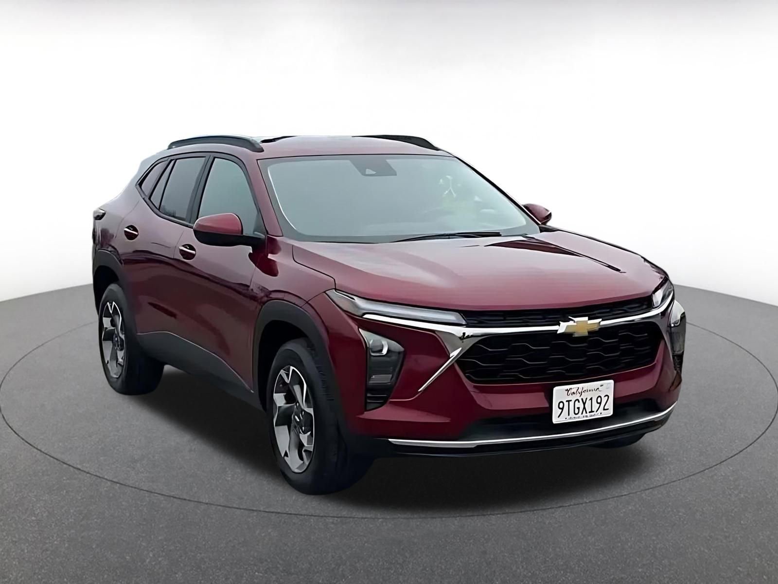 Used 2025 Chevrolet Trax LT w/ LT Convenience Package image 3