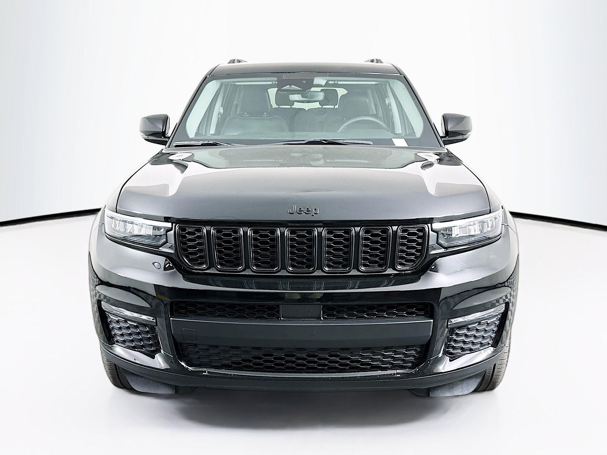 Used 2023 Jeep Grand Cherokee L Limited w/ Black Appearance Package AWD/4WD image 2