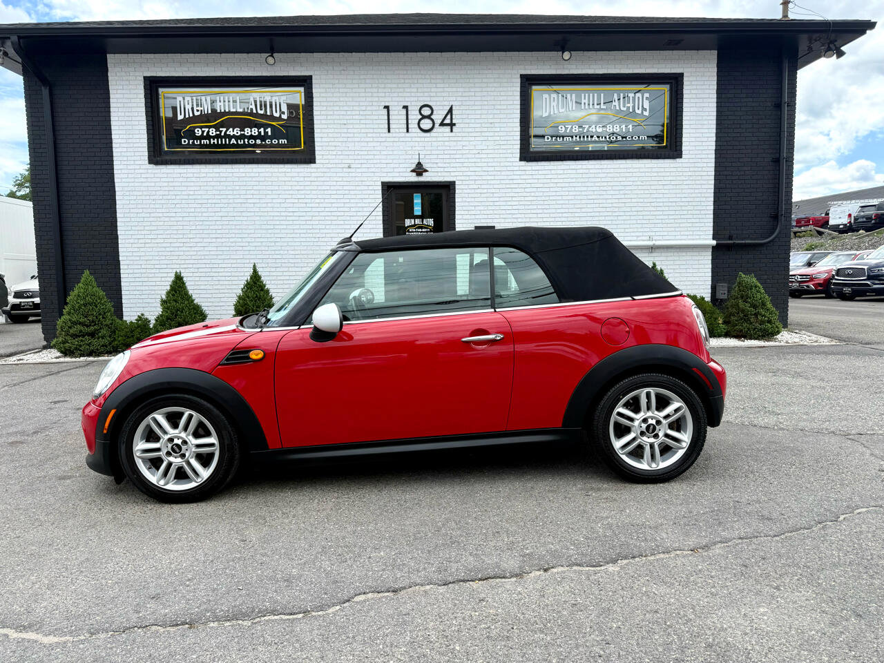 Used 2014 MINI Cooper Convertible image 2