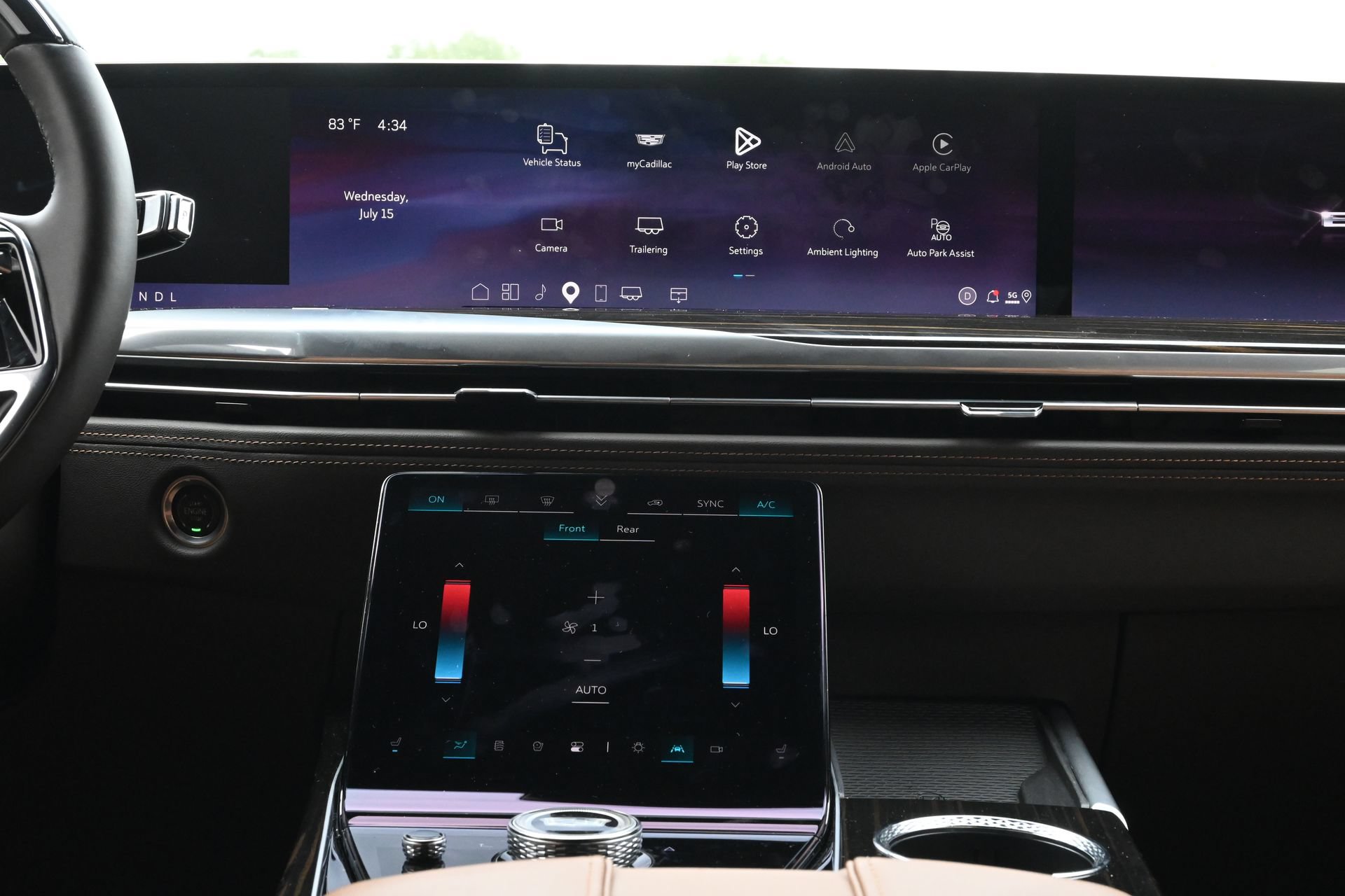 Certified 2025 Cadillac Escalade Premium Luxury AWD/4WD image 12