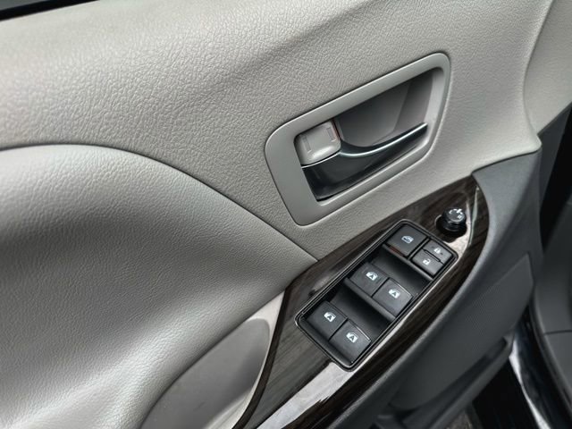 Used 2019 Toyota Sienna XLE image 15