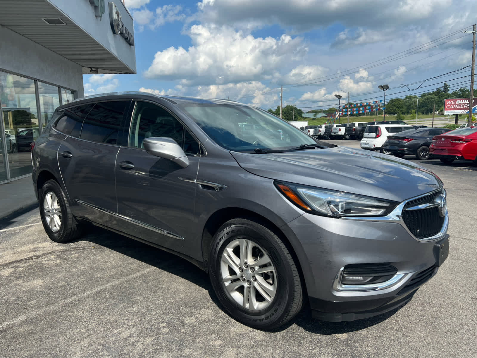 Used 2021 Buick Enclave Essence w/ Sound and Sites Package image 3