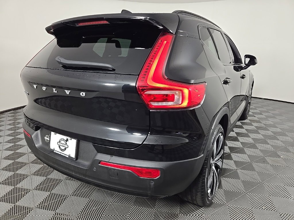 Used 2021 Volvo XC40 P8 Recharge w/ Advanced Package image 8
