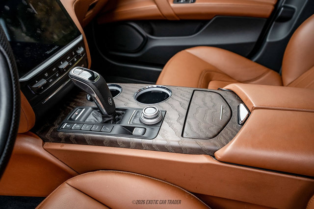 Used 2023 Maserati Quattroporte GT RWD image 45