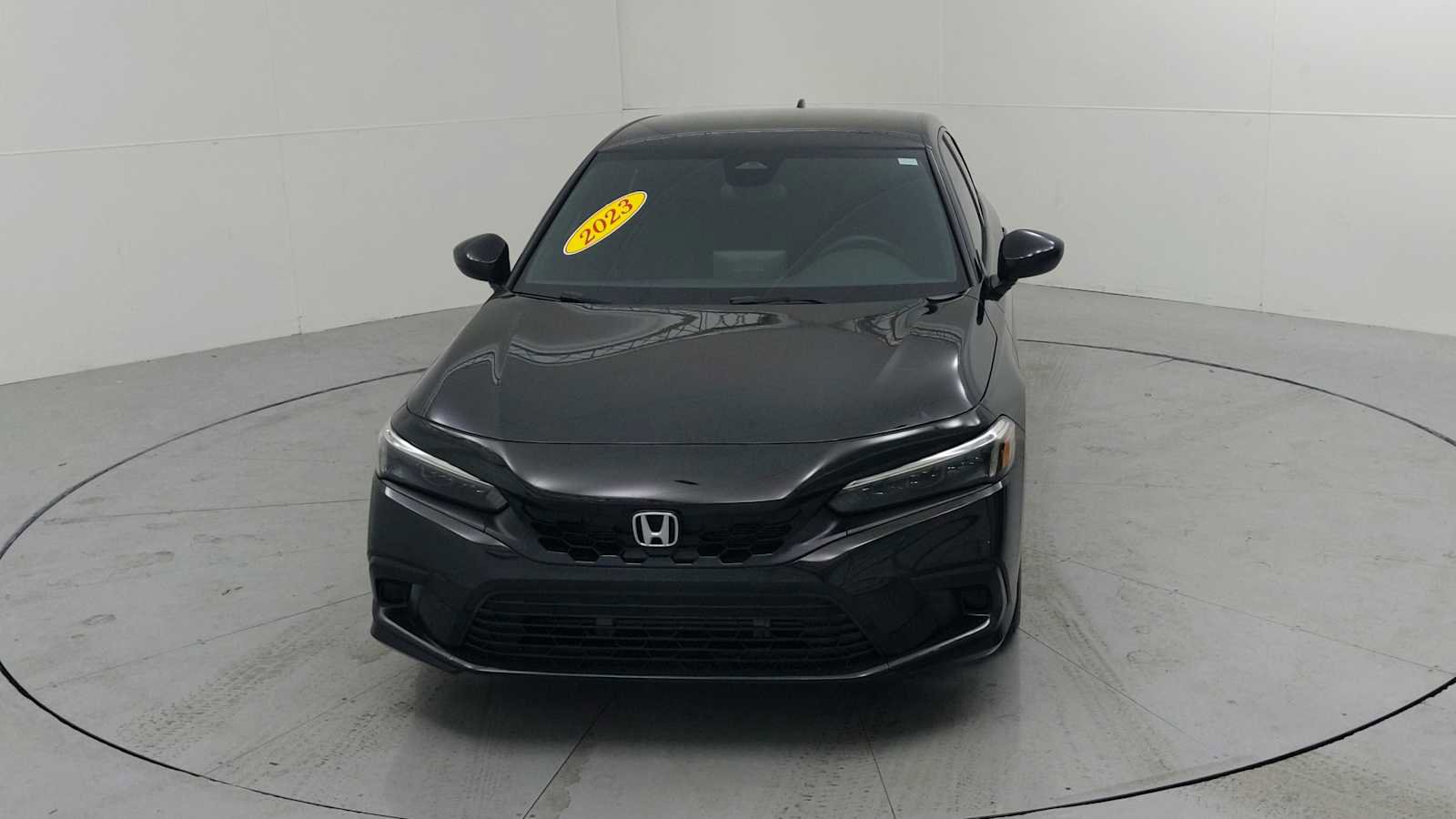 Used 2023 Honda Civic Sport image 2