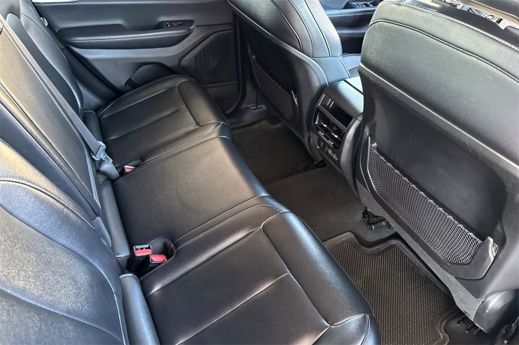 Used 2024 Jeep Grand Cherokee Limited image 22