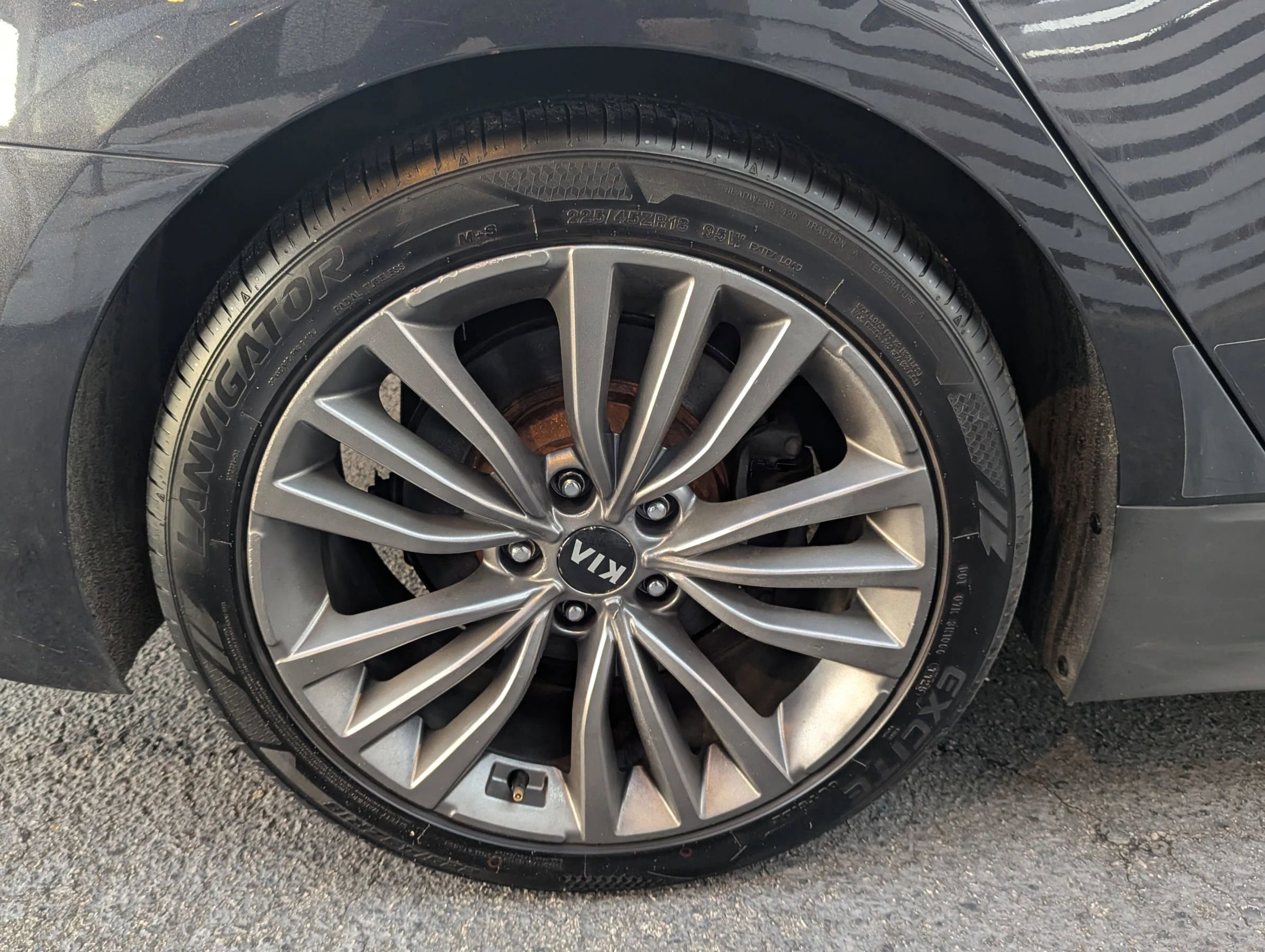 Used 2019 Kia Stinger Premium image 24