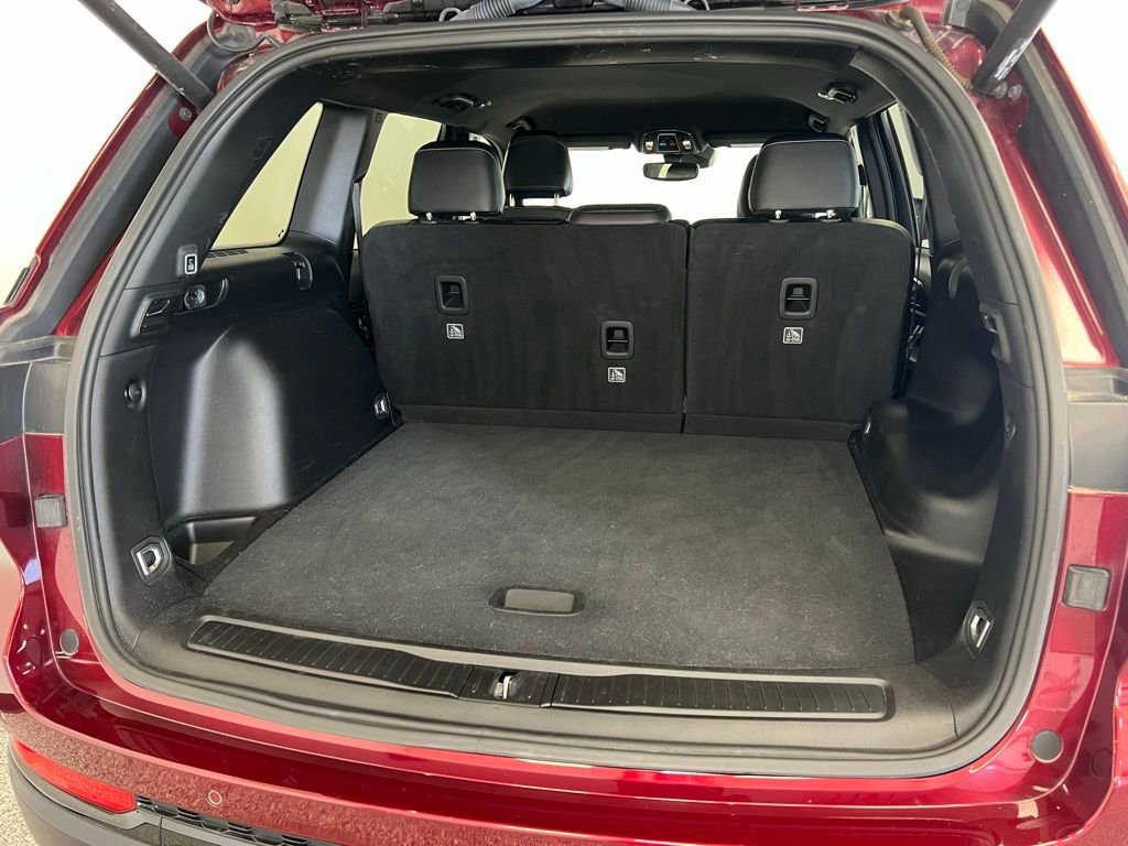 Used 2024 Jeep Grand Cherokee Altitude image 7