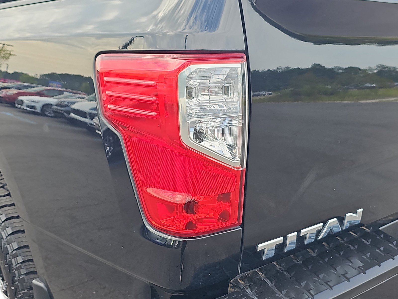 Used 2021 Nissan Titan SV w/ SV Convenience Package AWD/4WD image 30