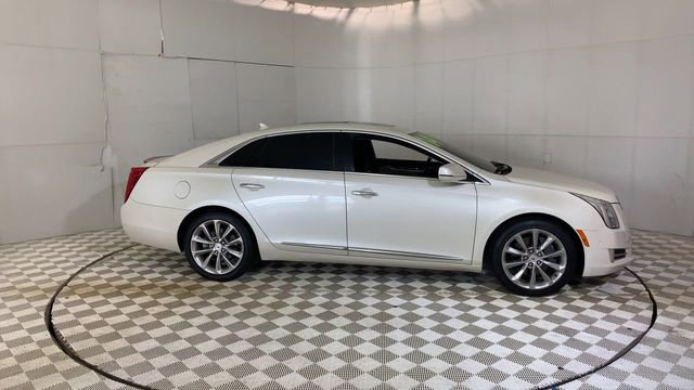 Used 2014 Cadillac XTS Premium w/ Driver Assist Package FWD image 4