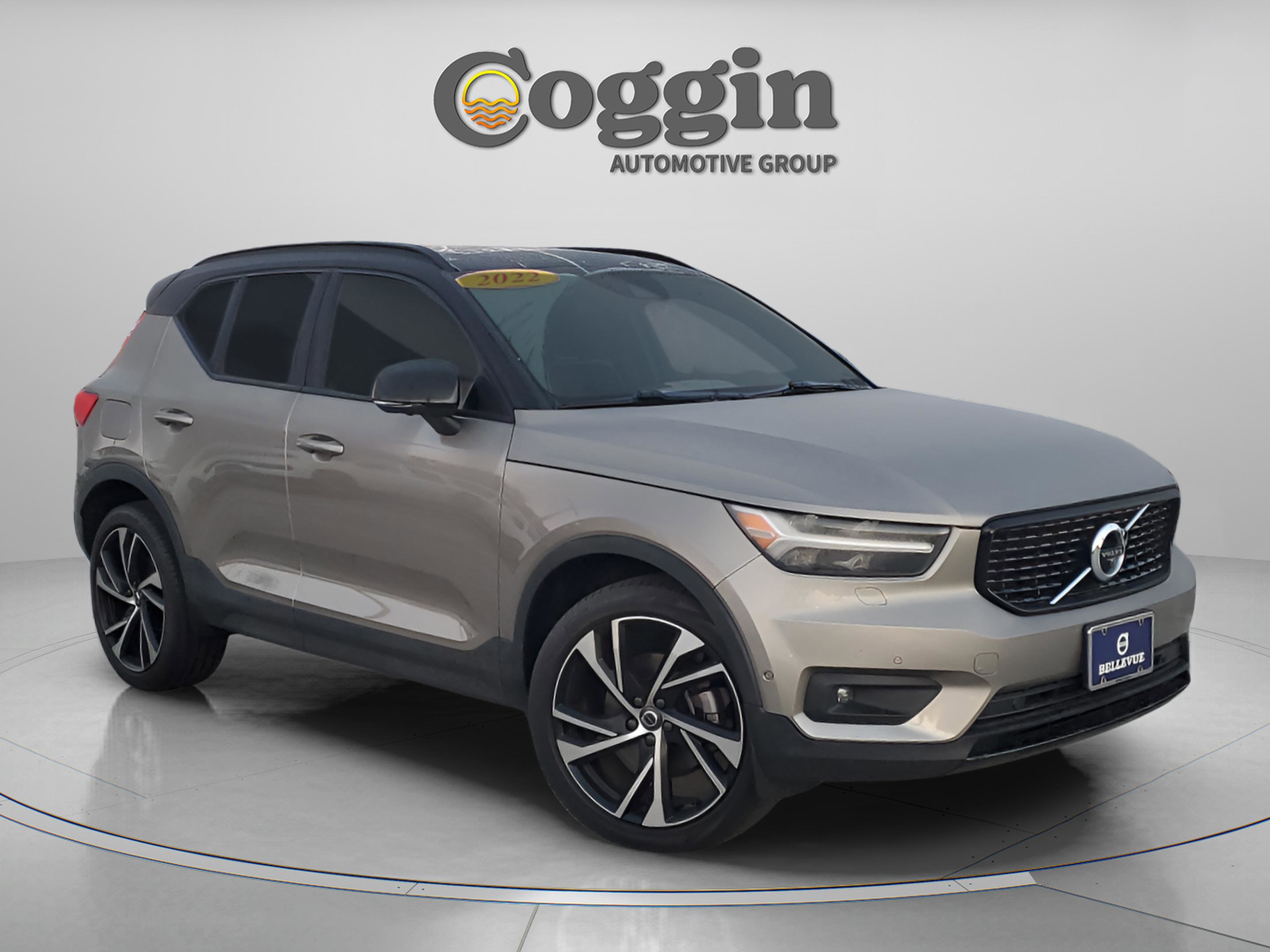 Used 2022 Volvo XC40 T5 R-Design w/ Advanced Package image 4