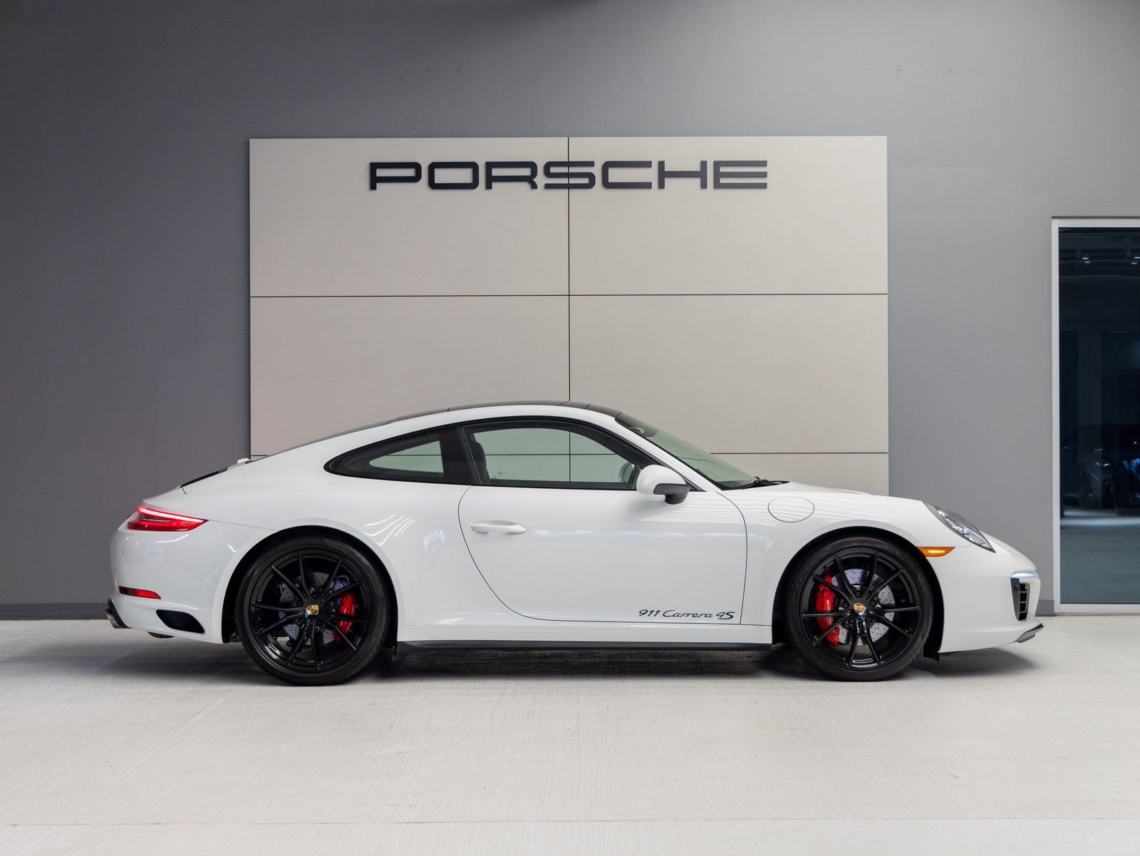 Certified 2019 Porsche 911 Carrera 4S image 8