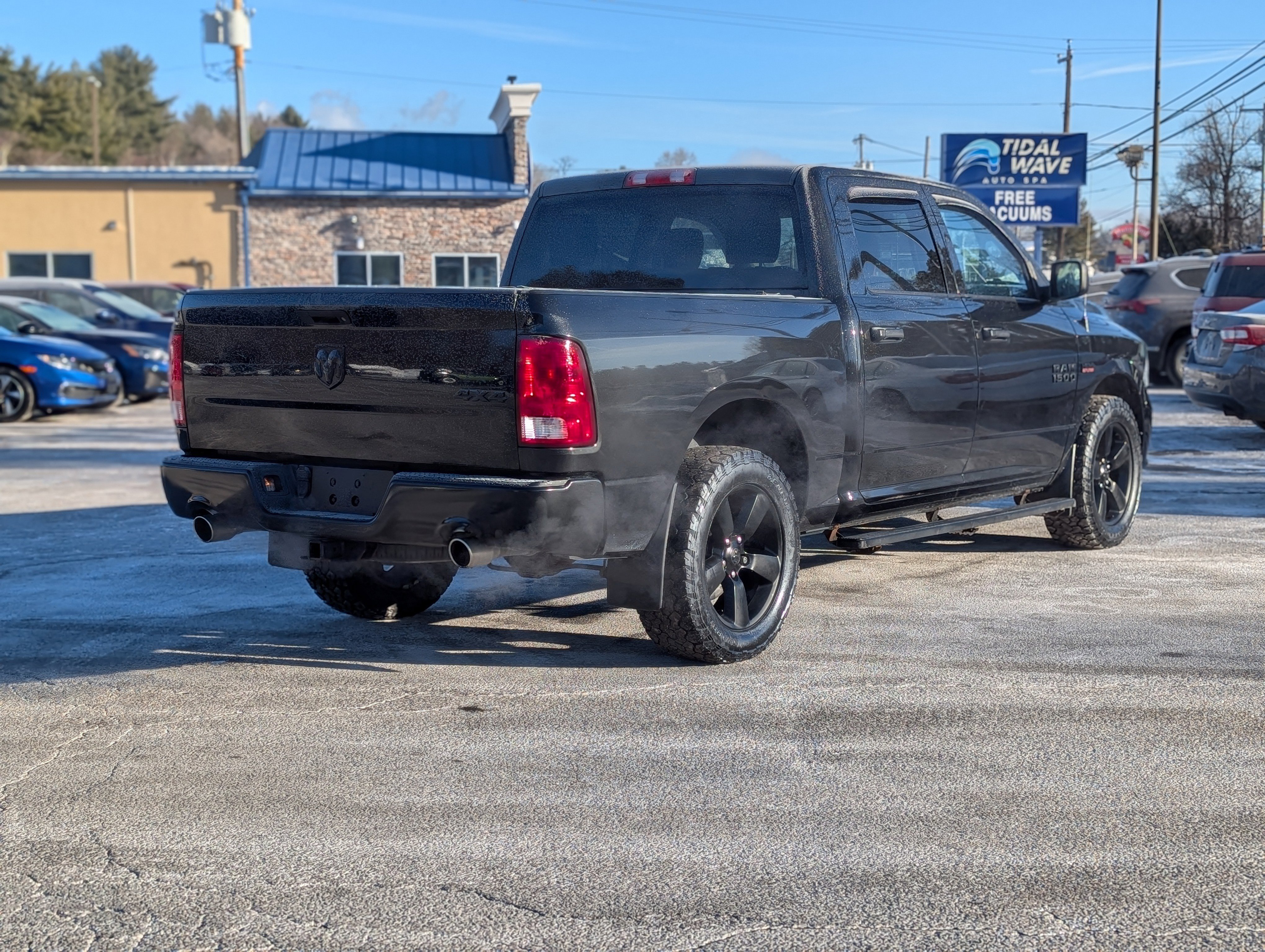 Used 2017 RAM 1500 Express w/ Black Ram 1500 Express Group image 10