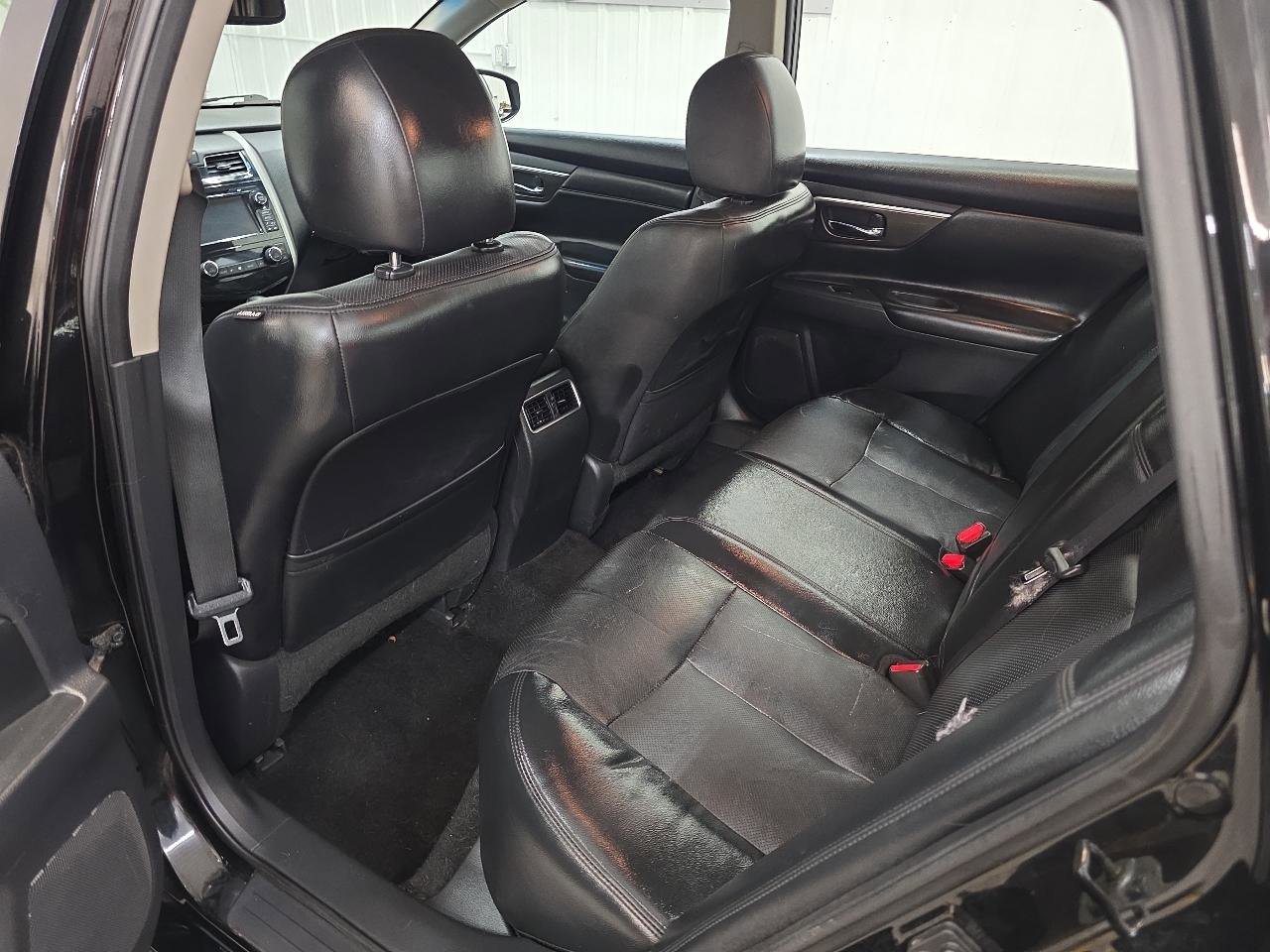 Used 2015 Nissan Altima 2.5 SL w/ Technology Package FWD image 30