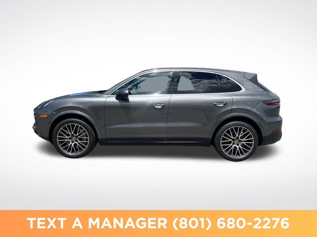 Used 2022 Porsche Cayenne w/ Premium Package AWD/4WD image 2