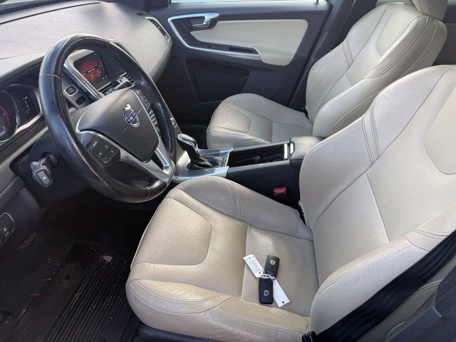 Used 2016 Volvo XC60 T6 w/ Climate Package AWD/4WD image 7
