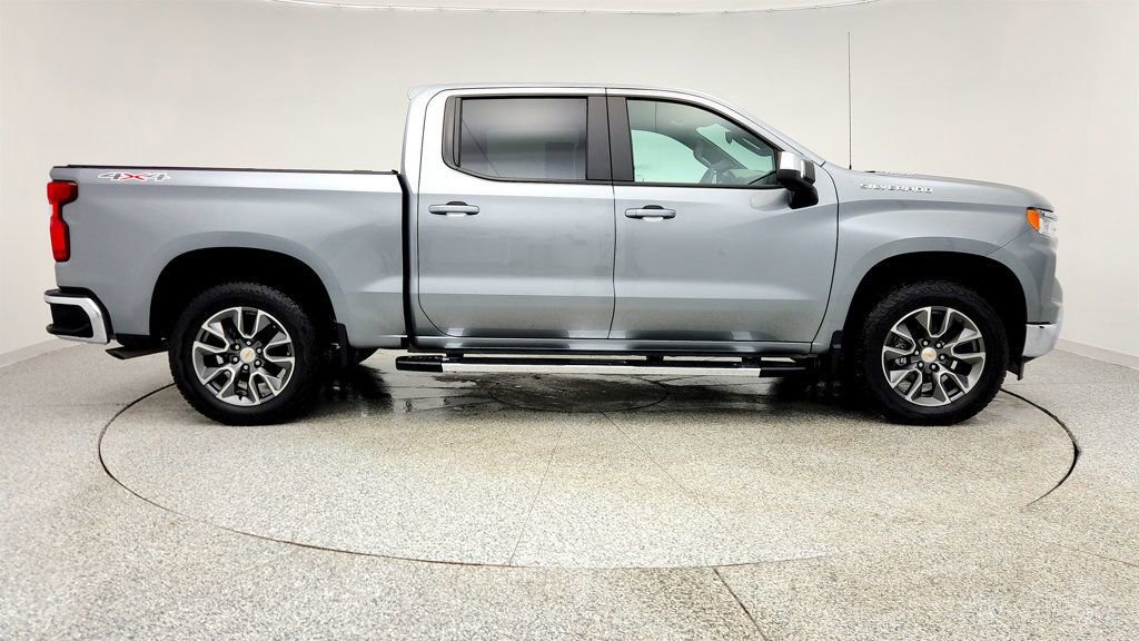 Used 2025 Chevrolet Silverado 1500 LT image 4