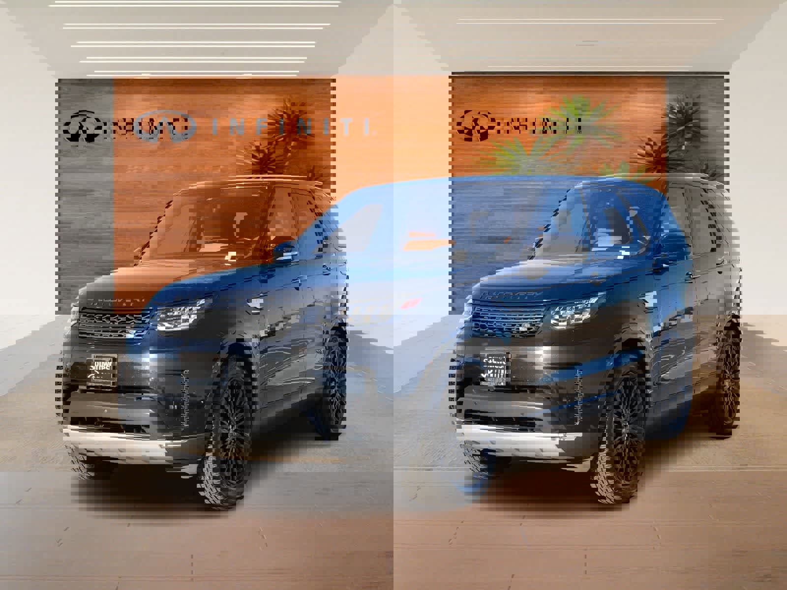 Used 2017 Land Rover Discovery HSE Luxury image 1