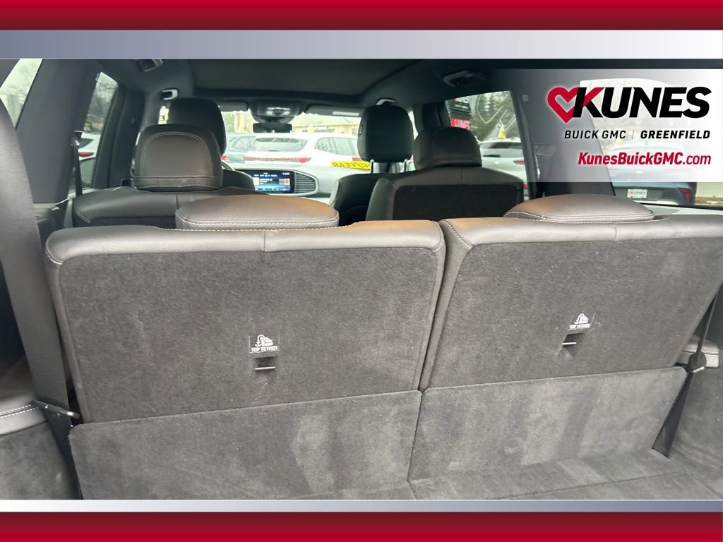 Used 2025 Mercedes-Benz GLS 450 4MATIC image 31