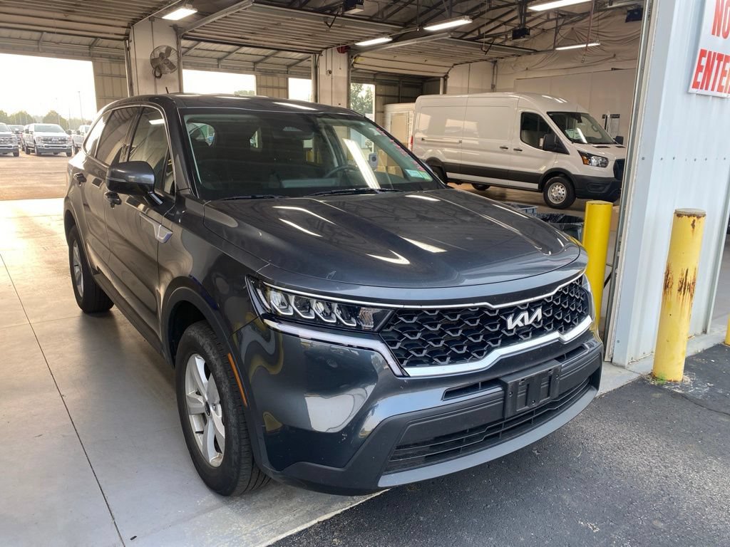 Used 2023 Kia Sorento LX