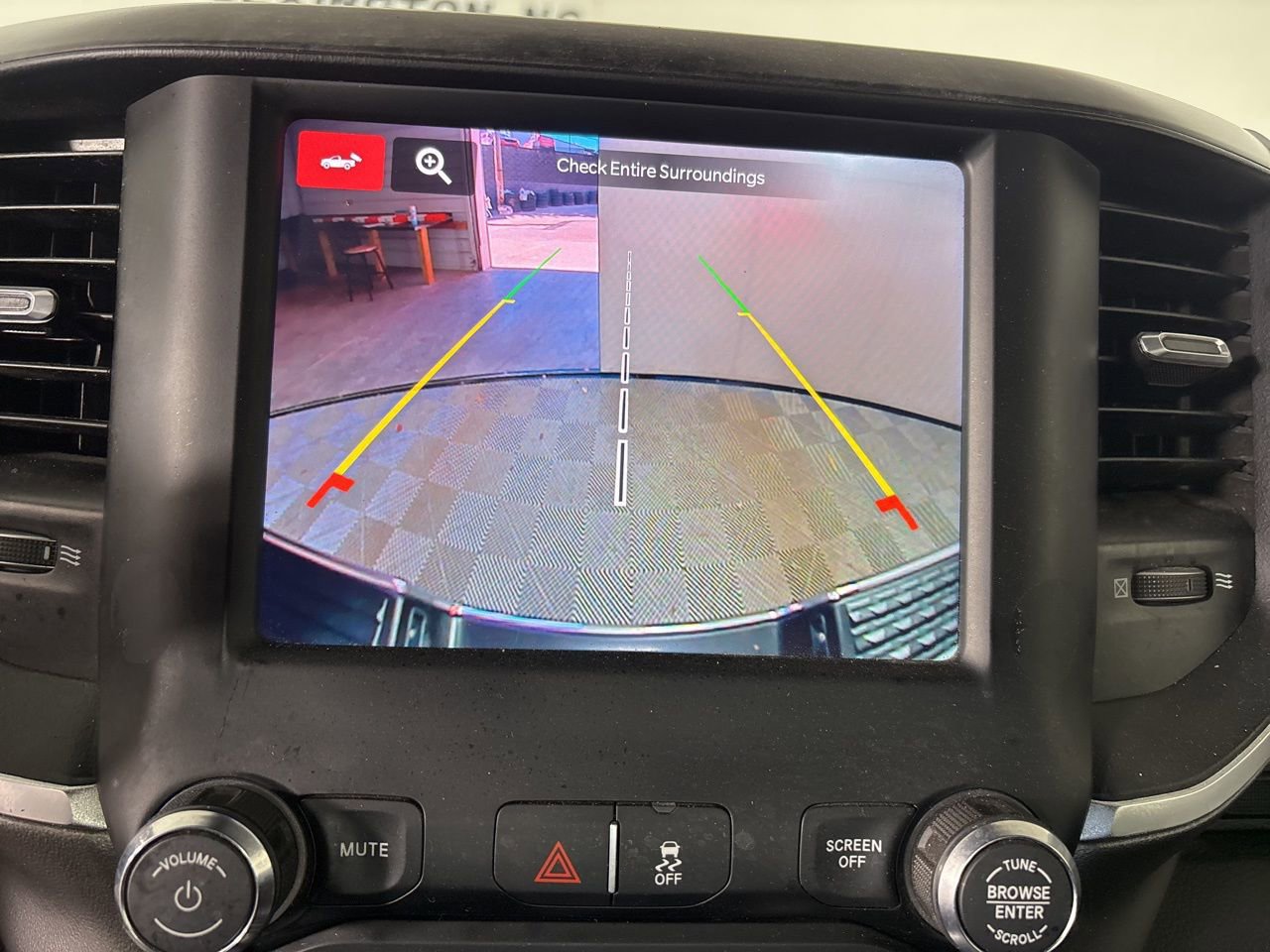 Used 2024 RAM 3500 Big Horn image 17