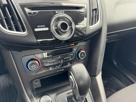 Used 2017 Ford Focus SEL w/ Cold Weather Package FWD image 24