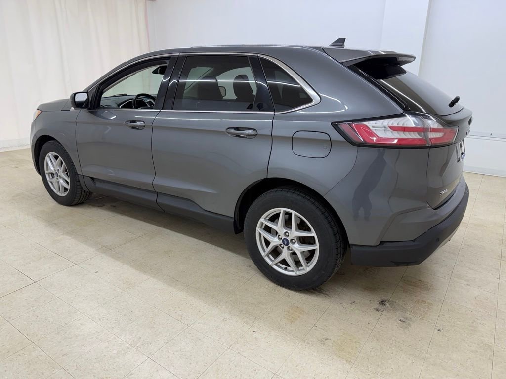 Used 2021 Ford Edge SEL image 3