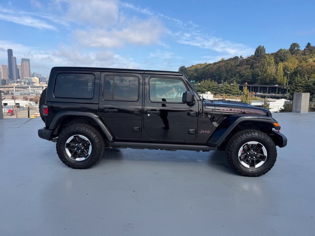 Used 2021 Jeep Wrangler Unlimited Rubicon w/ Cold Weather Group AWD/4WD image 2