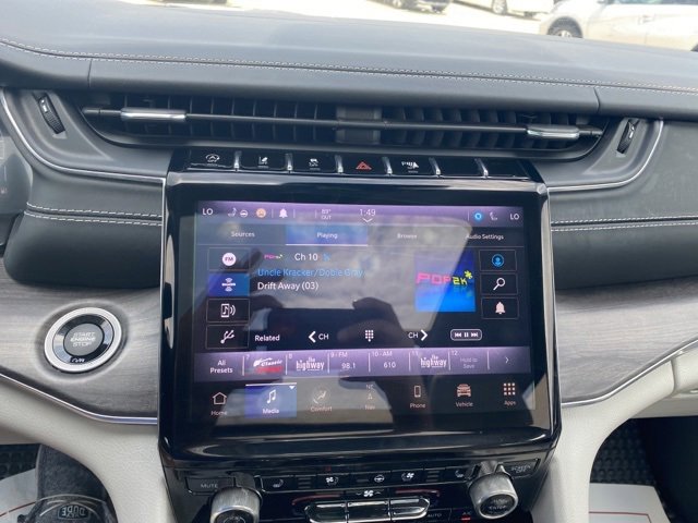 Used 2021 Jeep Grand Cherokee L Overland image 22