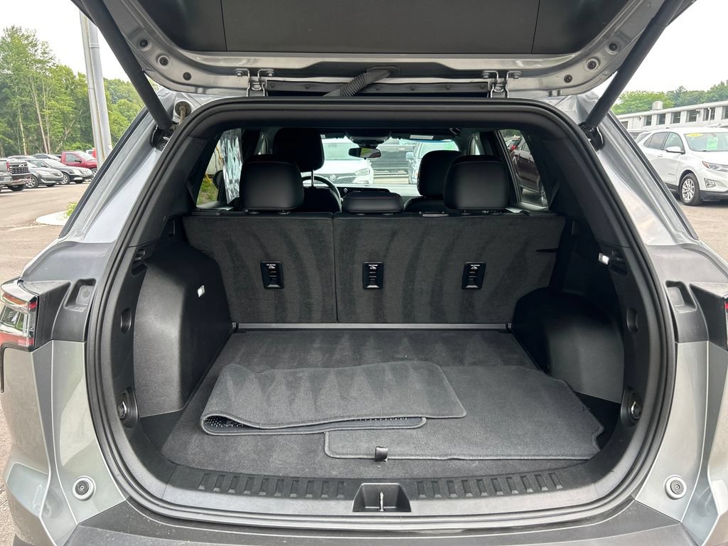 Used 2025 Chevrolet Equinox RS AWD/4WD image 13