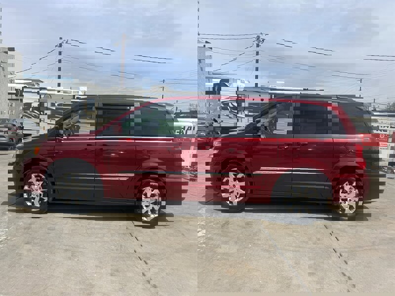 Used 2016 Chrysler Town & Country Touring image 4