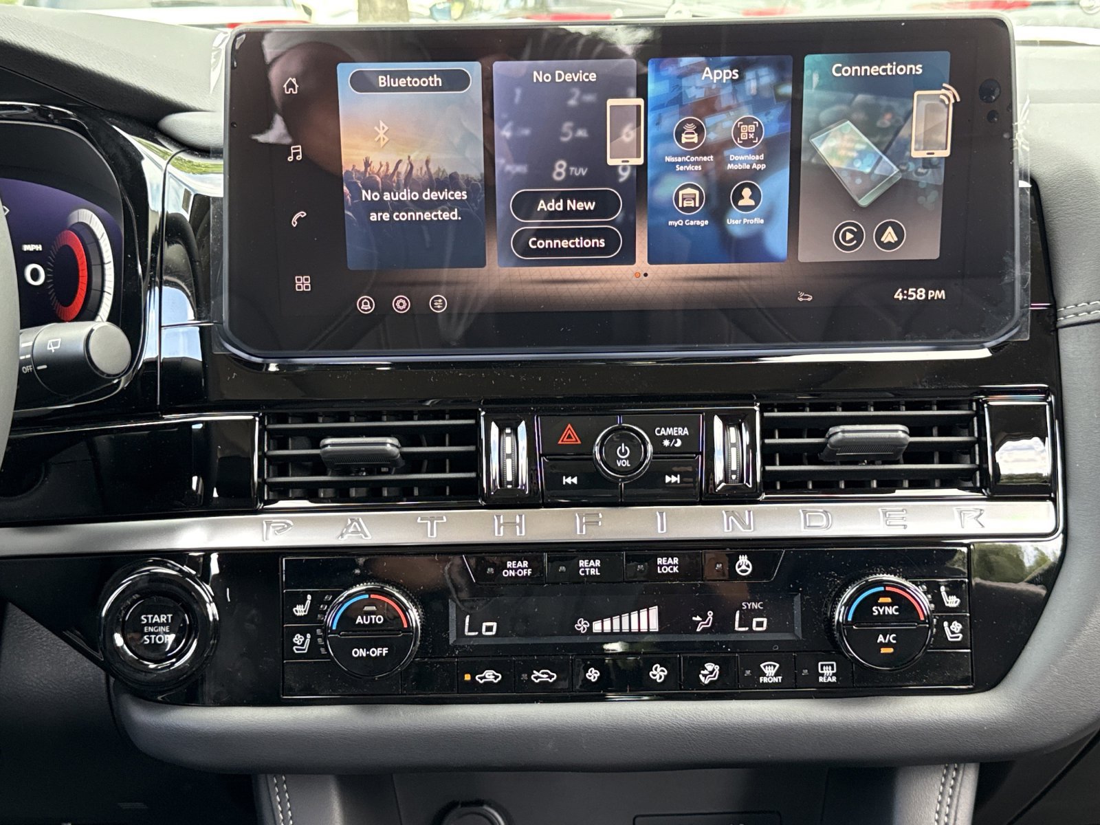 New 2026 Nissan Pathfinder Platinum FWD image 4