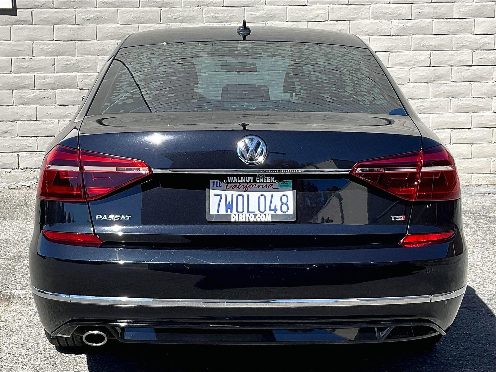 Used 2017 Volkswagen Passat 1.8T R-Line FWD image 3