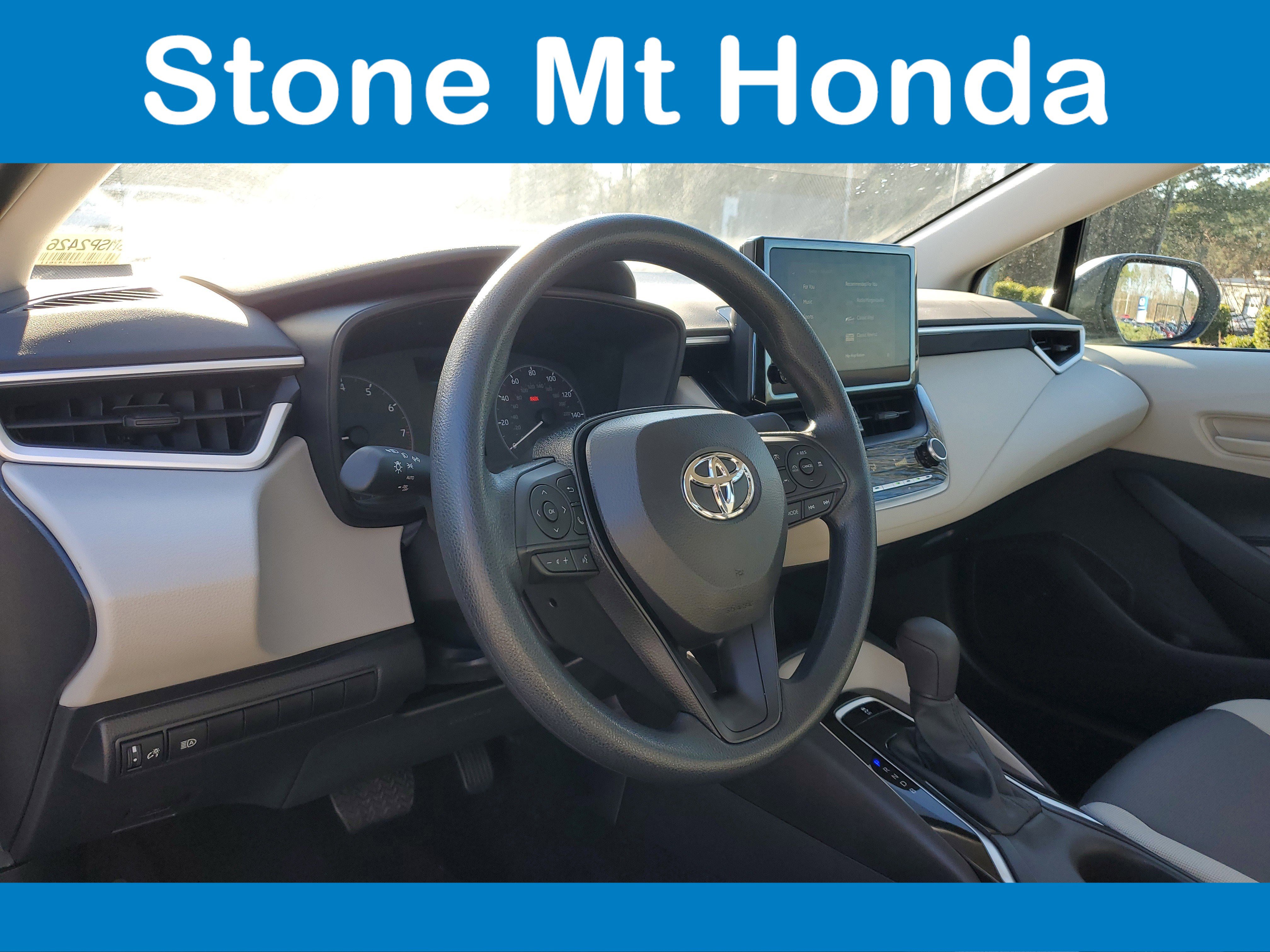 Used 2025 Toyota Corolla LE image 14