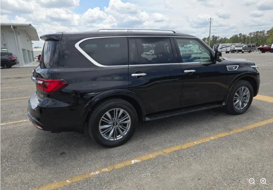 Used 2022 INFINITI QX80 Luxe w/ Cargo Package AWD/4WD image 2