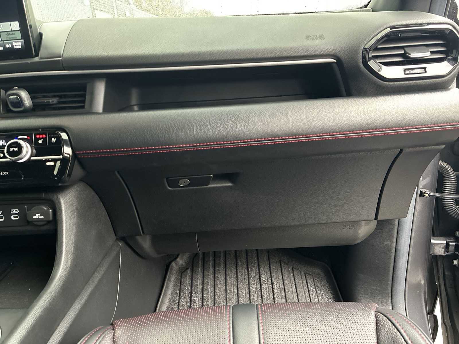 Used 2025 Honda Pilot Black Edition image 30