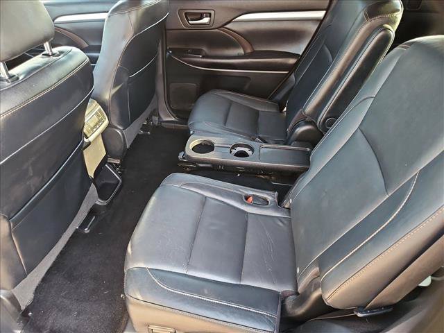 Used 2016 Toyota Highlander XLE AWD/4WD image 26