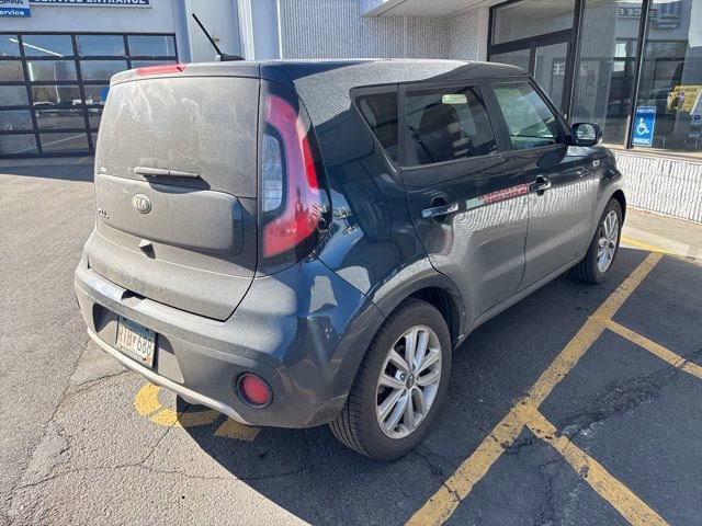 Used 2017 Kia Soul + image 9