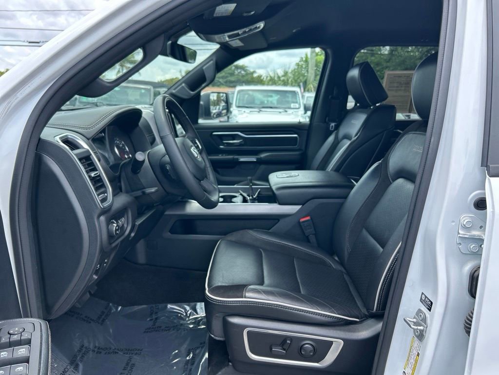 Used 2025 RAM 1500 Laramie AWD/4WD image 9